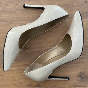 Stuart Weitzman Off-White Stiletto Pumps - 7.5